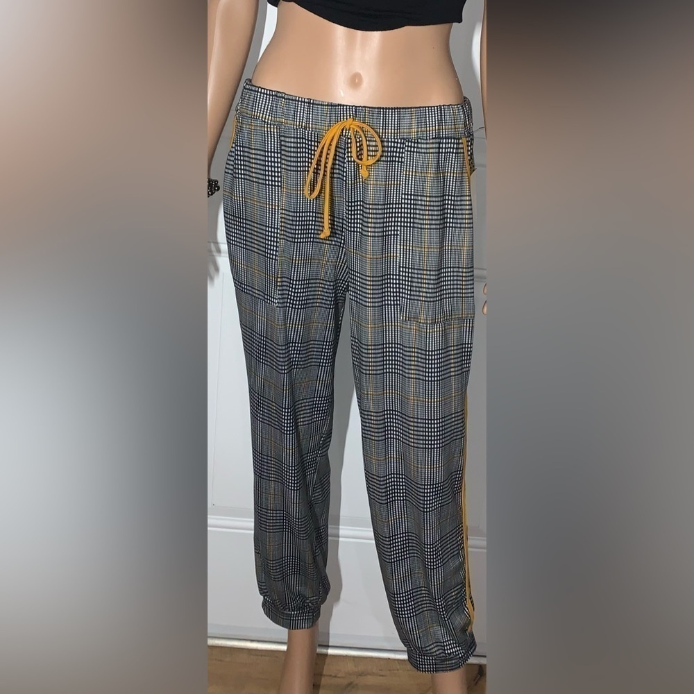 Vibe Plaid with yellow stripes soft plaid joggers with banded ankle XL New